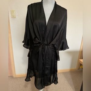 NEW WITH TAGS VICTORIA’S SECRET Flounce Satin Robe Black Ruffle M/L